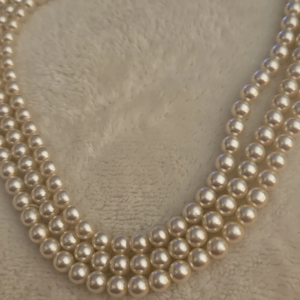 Vintage Triple Strand Layered Acrylic Pearl Formal Bridal Necklace